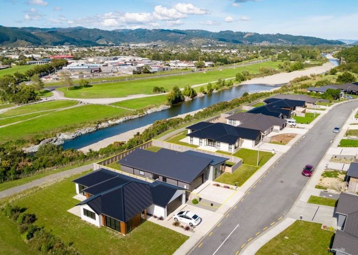  at 100 Riverstone Drive, Riverstone Terraces, Upper Hutt