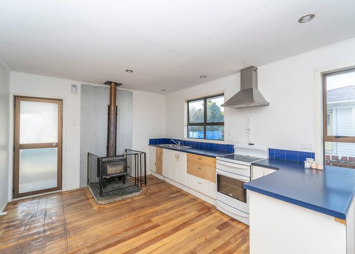  at 112 Oxford Street, Lansdowne, Masterton