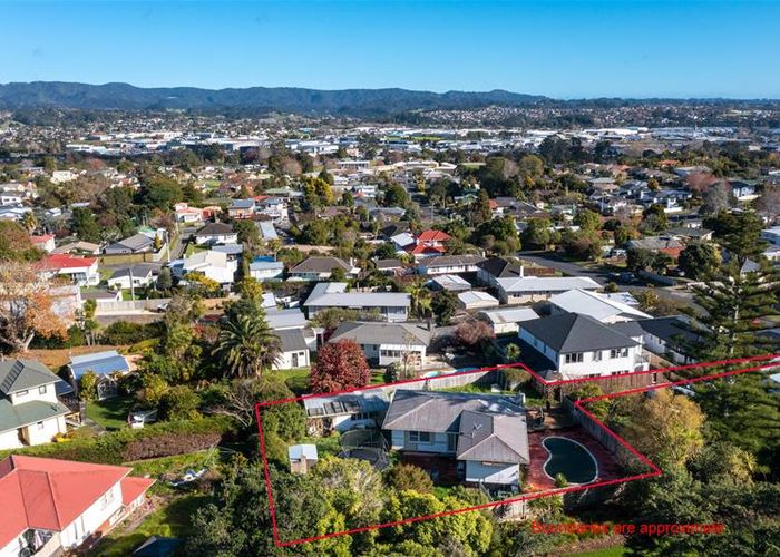  at 27 Kaikoura Street, Henderson, Auckland