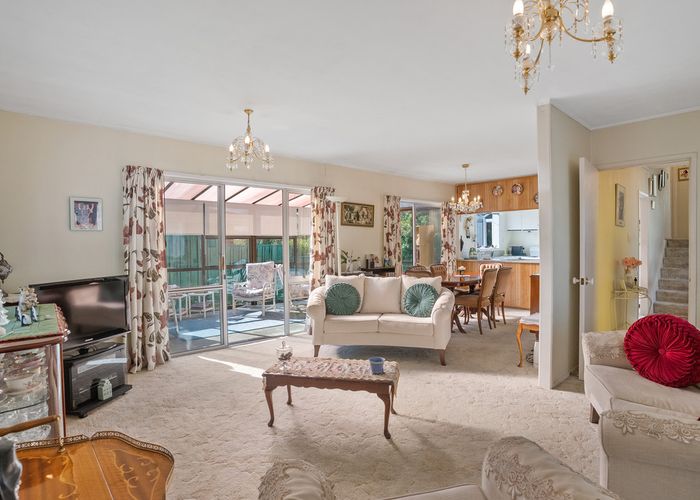  at 13 Davita Place, Farm Cove, Auckland
