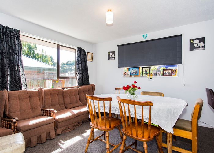  at 2/4 Wainoni Road, Wainoni, Christchurch