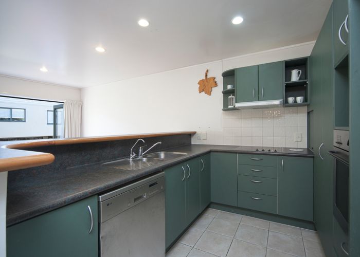  at 2/76 Galway Street, Onehunga, Auckland