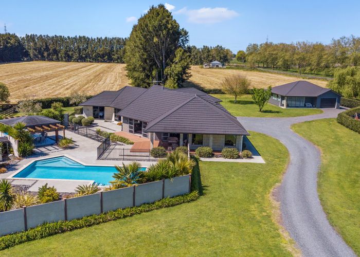  at 8 Brighton Grove, Newstead, Hamilton