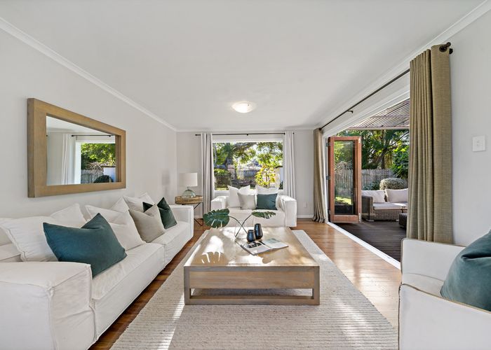  at 21 Larsen Road, Panmure, Auckland