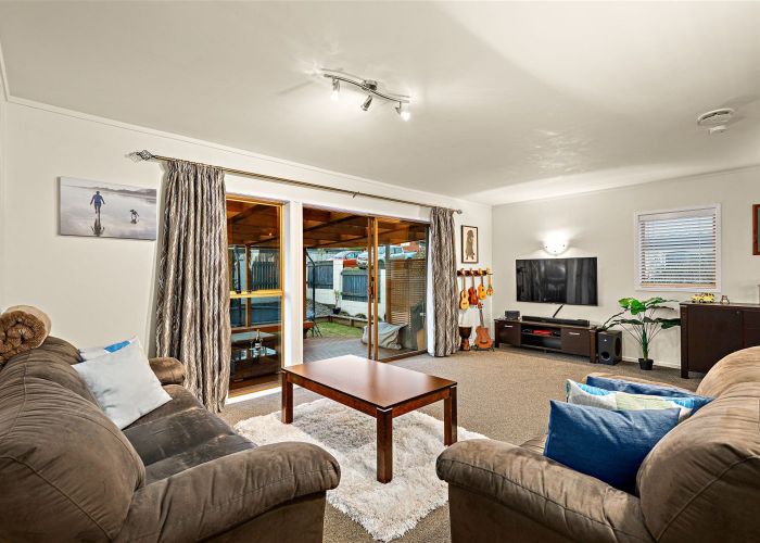  at 85 Hobsonville Road, West Harbour, Auckland