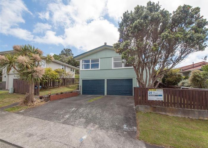  at 8 Lomita Road, Johnsonville, Wellington
