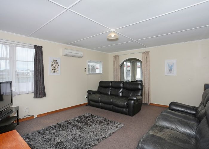  at 14 Racecourse Avenue, Marton