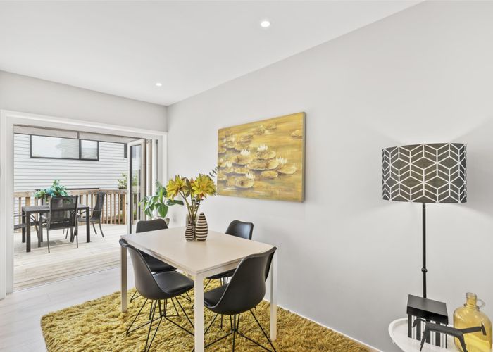 at 2/13 Burns Avenue, Takapuna, Auckland