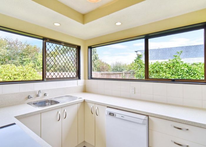  at 2/39 Marlene Street, Casebrook, Christchurch