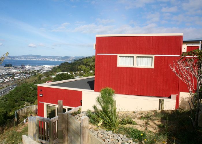  at 11 Chestnut Grove, Maungaraki, Lower Hutt