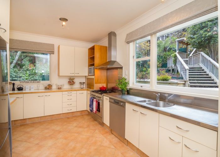  at 39 Chatsworth Road, Silverstream, Upper Hutt