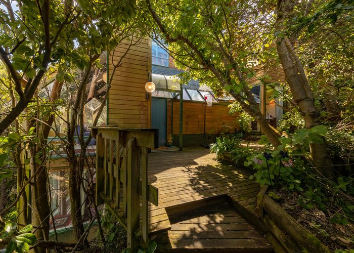  at 42 Cluny Road, Plimmerton, Porirua