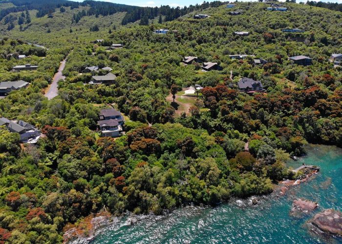  at 4 Whakamoenga Point, Acacia Bay, Taupō