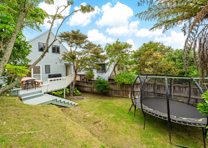  at 1/6 Theodora Place, Mairangi Bay, Auckland