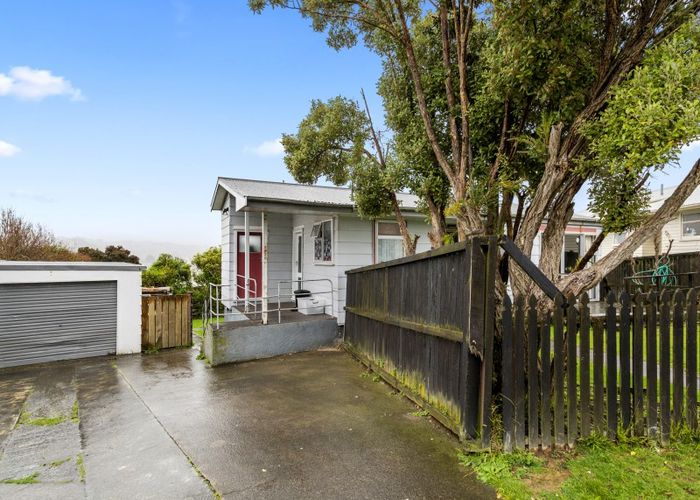  at 8 Yemen Place, Ascot Park, Porirua