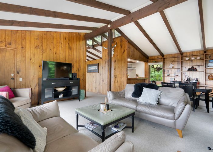  at 840 West Coast Road, Waiatarua, Auckland