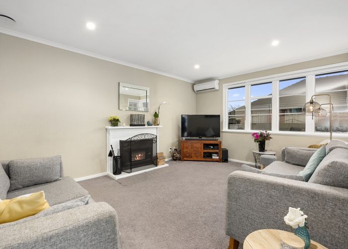  at 6 Hazel Street, Ebdentown, Upper Hutt