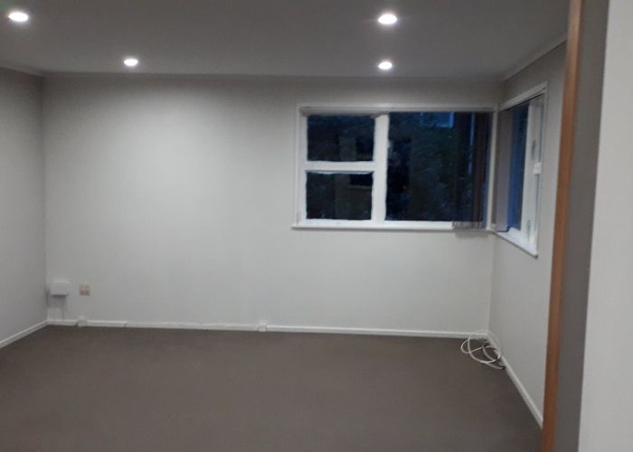  at 14 Dallas Place, New Windsor, Auckland