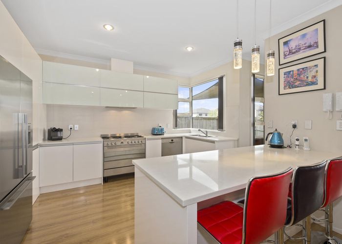  at 2 Murray Becroft Avenue , Henderson, Auckland