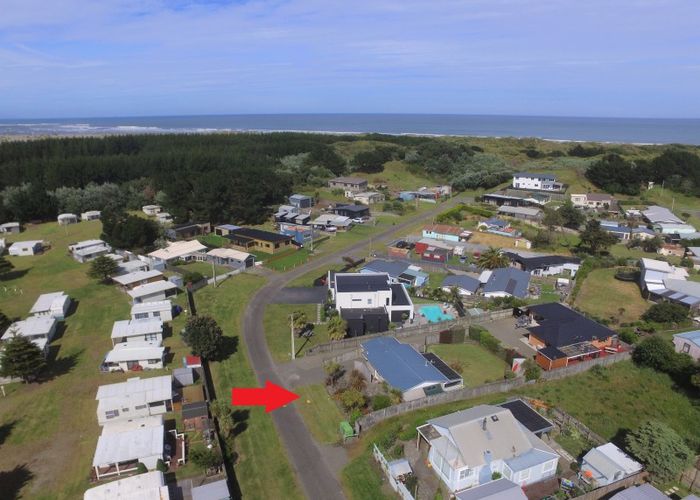  at 9 Barber Street, Foxton Beach, Foxton