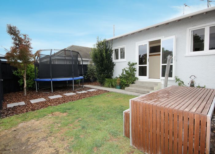  at 1/45 Frankleigh Street, Somerfield, Christchurch