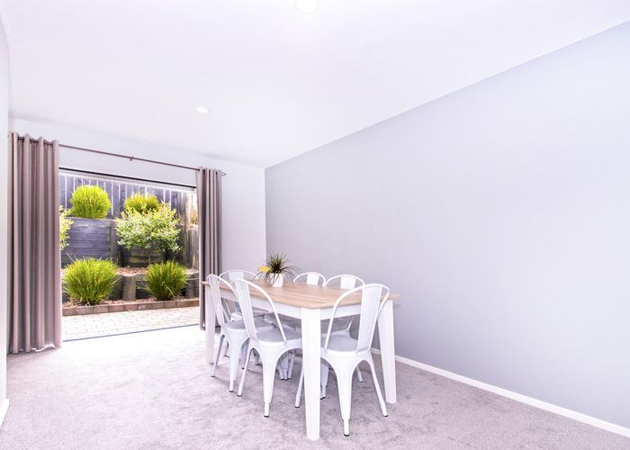  at 8/71 FERNHILL WAY, Oteha, Auckland