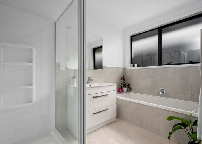  at 2 Te Ranga Memorial Drive, Pyes Pa, Tauranga