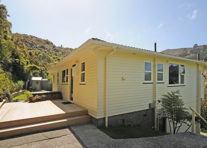  at 21 Canterbury Street, Karori, Wellington