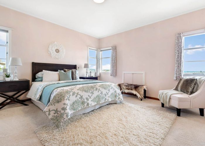  at 1 Temple Street, Meadowbank, Auckland