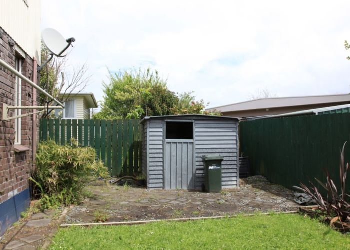  at 4/90 Lynwood Road, New Lynn, Auckland
