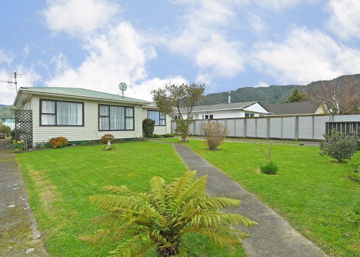  at 10 Parkway, Wainuiomata, Lower Hutt