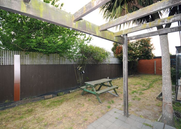  at 4/415 Mairehau Road, Parklands, Christchurch