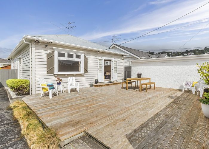  at 22 Resolution Street, Lyall Bay, Wellington