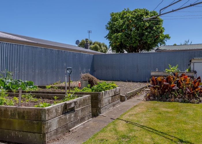  at 8 Booth Street, Carterton