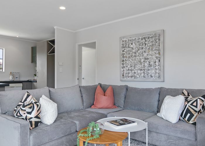  at 6 Thistledew Place, Bayview, Auckland