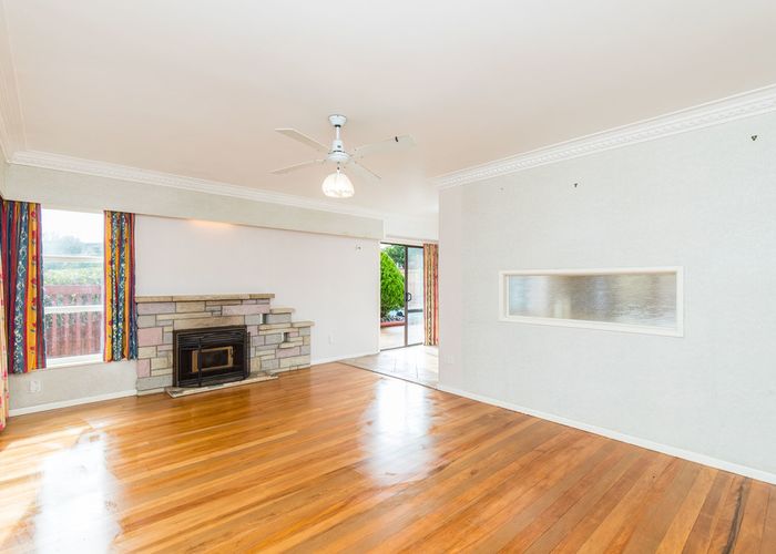  at 129 Wallace Road, Mangere Bridge, Auckland
