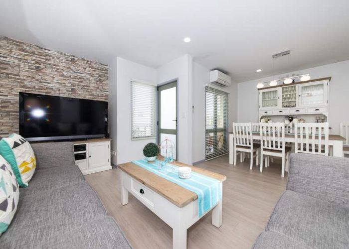  at 3 Winery Way, Henderson, Auckland