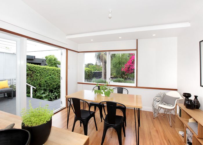 Free property data for 3 School Road, Morningside, Auckland homes.co.nz