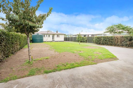  at 4 Monument Road, Papakura