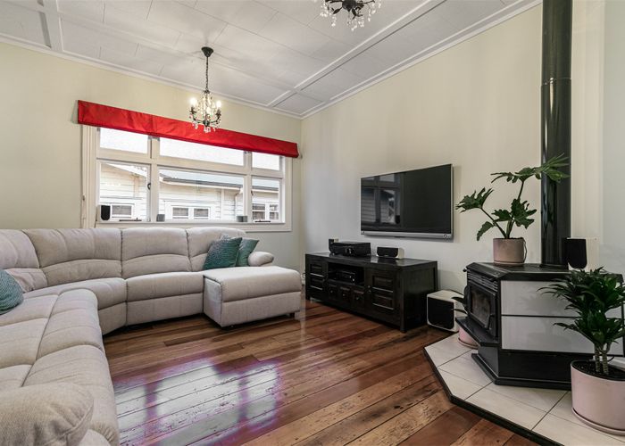  at 19 Haverstock Road, Sandringham, Auckland