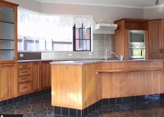  at 11 Country Lane, Western Heights, Hamilton