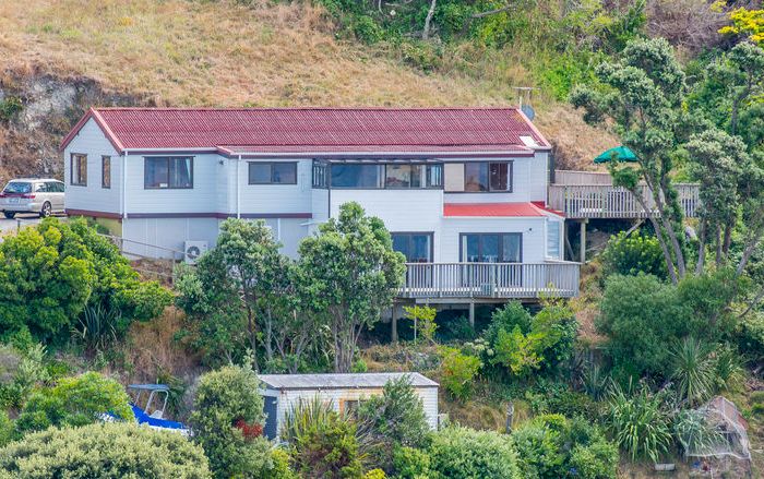  at 20 Liddel Grove, Island Bay, Wellington