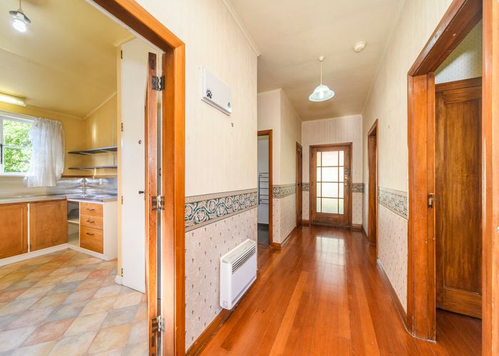  at 6 Nathan Place, West End, Palmerston North