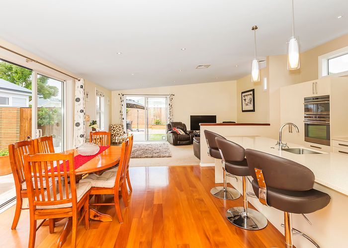  at 10 Queen Street, Petone, Lower Hutt