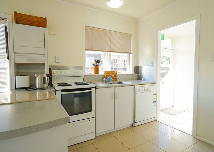  at 47 Mount View Road, Melville, Hamilton