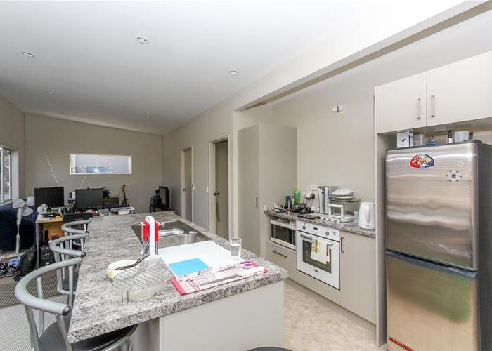  at 20/4 Paritutu Road, Spotswood, New Plymouth