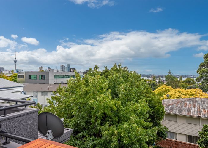  at 4/10 St Georges Bay Road, Parnell, Auckland