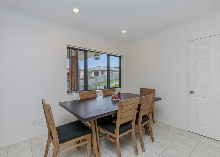  at 19 Edgewood Way, Henderson, Auckland