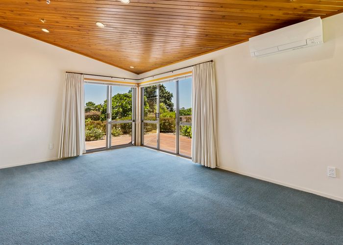  at 16 Prince Regent Drive, Half Moon Bay, Auckland