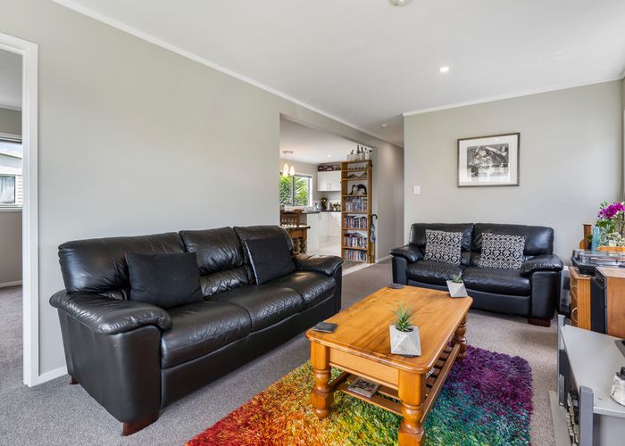  at 2//277 PORCHESTER Road, Takanini, Auckland 
